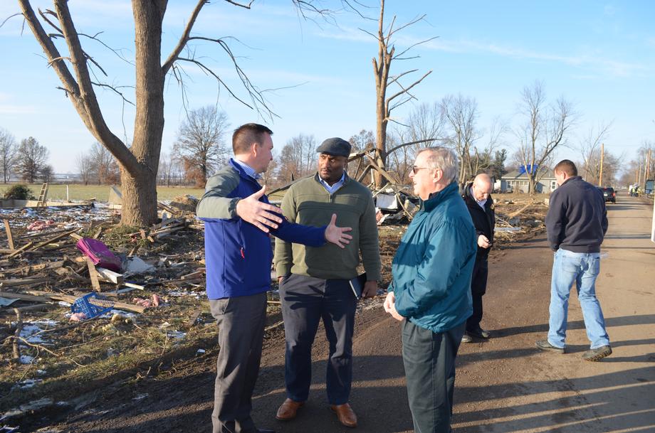 Durbin visits Taylorville after tornado