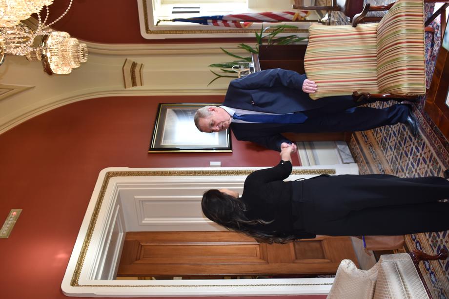 DURBIN MEETS WITH ILLINOIS DACA RECIPIENT ALYSSANDRA ABRENICA