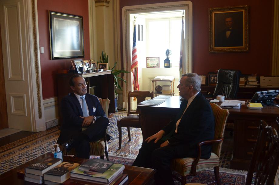 Durbin Meets With United CEO To Discuss Impact Of Coronavirus