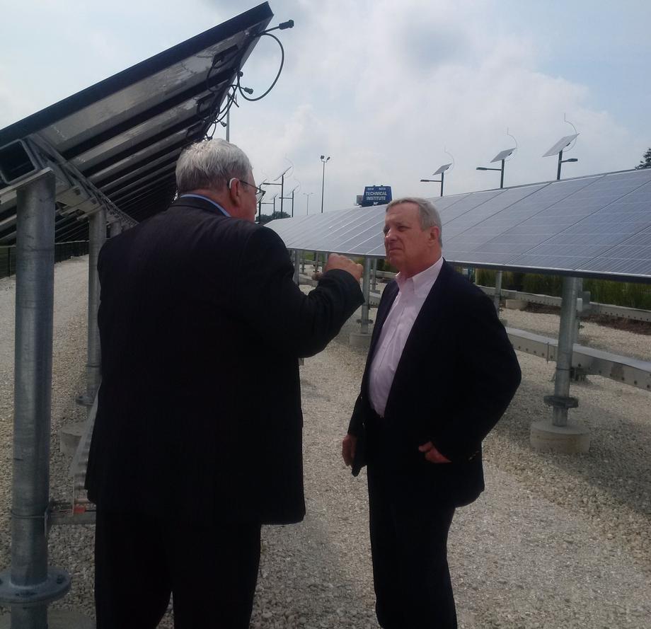 July 21, 2016 - Senator Durbin visited IBEW-NECA Tech Institute in Alsip, home to the first solar electricity training facility in Illinois