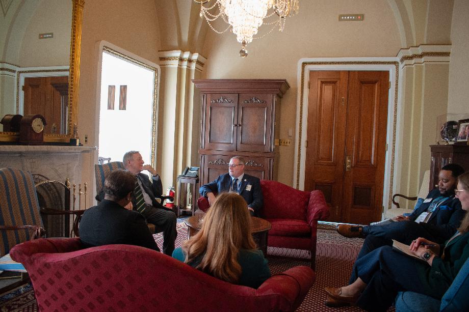 DURBIN MEETS WITH ILLINOIS MEMBERS OF NATIONAL LEAGUE OF CITIES