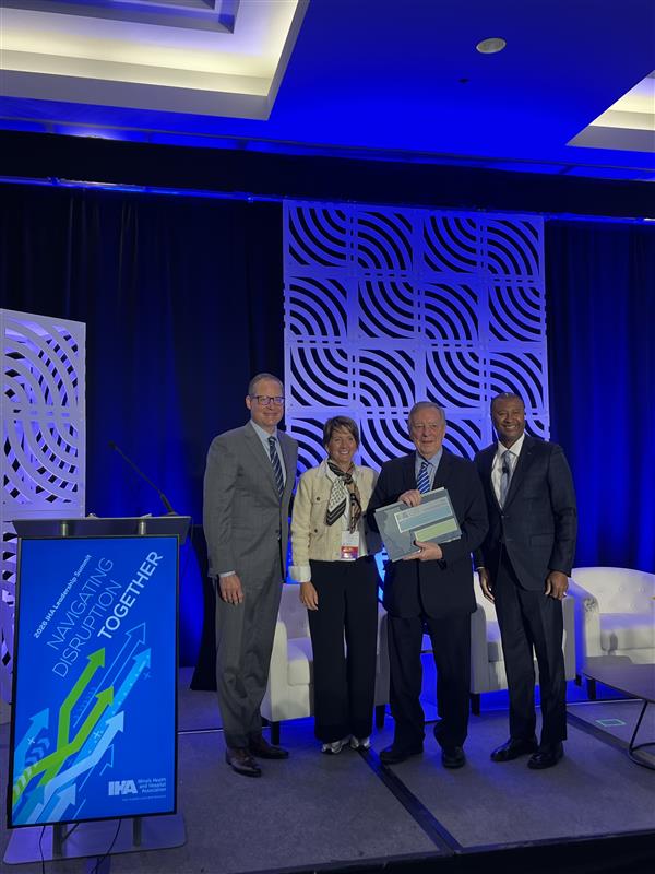 DURBIN RECEIVES DISTINGUISHED SERVICE AWARD FROM ILLINOIS HEALTH AND HOSPITAL ASSOCIATION