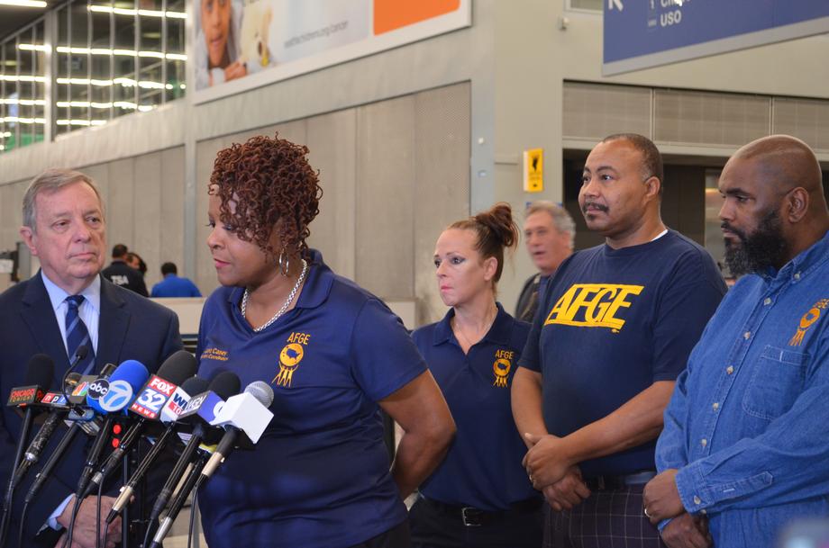 Durbin with TSA Employees at O'Hare Airport