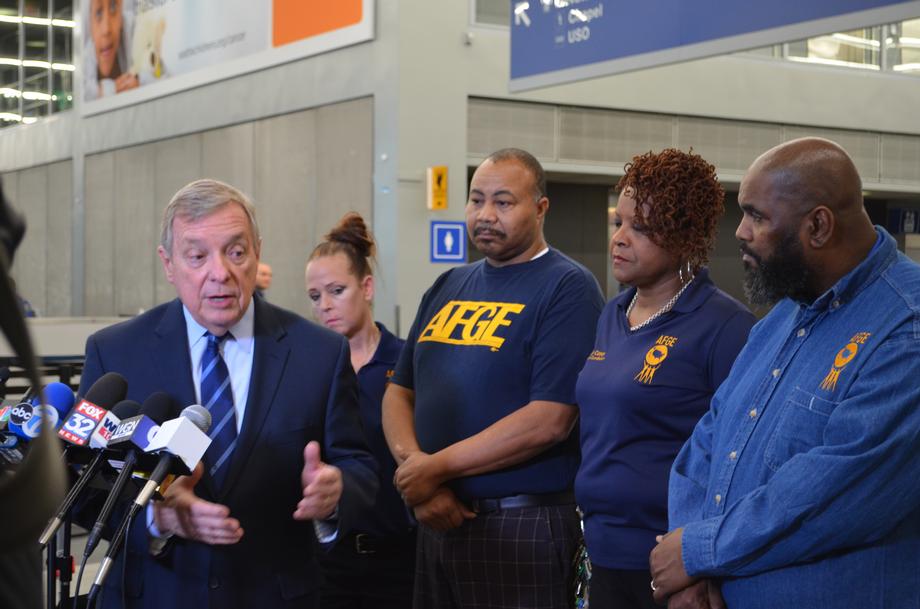 Durbin with TSA Employees at O'Hare Airport