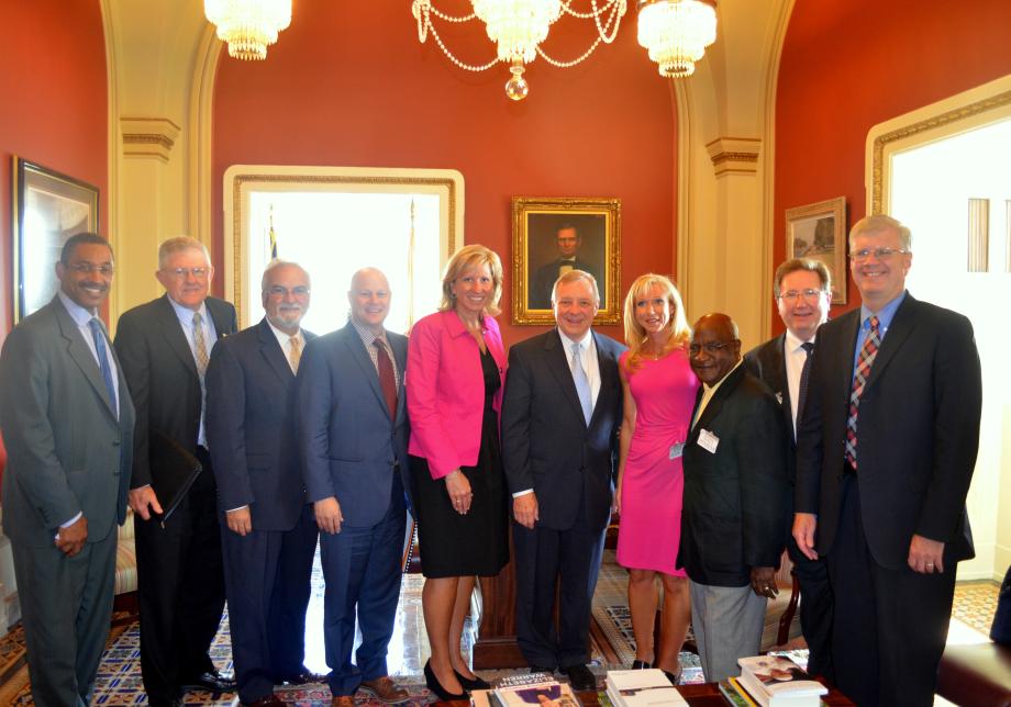 U.S. Senator Dick Durbin (D-IL) met with the Illinois Broadcasters Association to discuss broadcasting issues in Illinois.