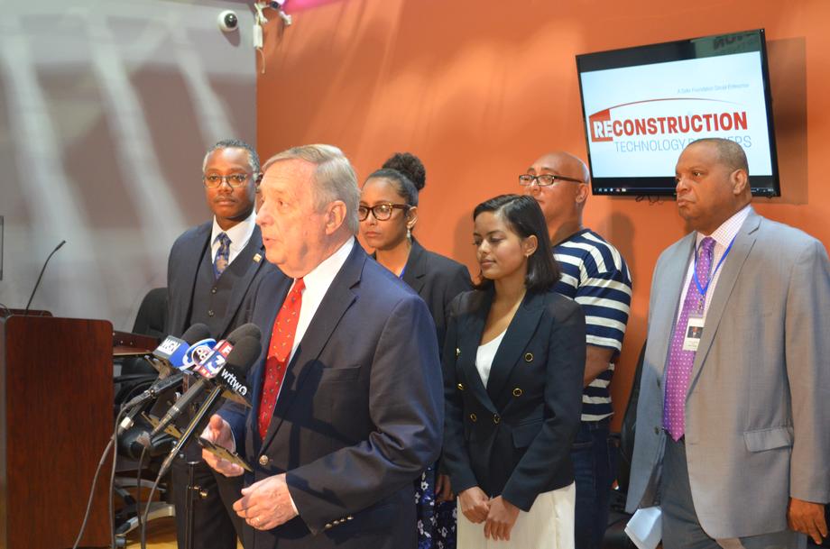 Durbin visiting Safer Foundation’s Rebuilding Technology program, a full-service construction company that provides on-the-job training for workers who have arrest or conviction records.