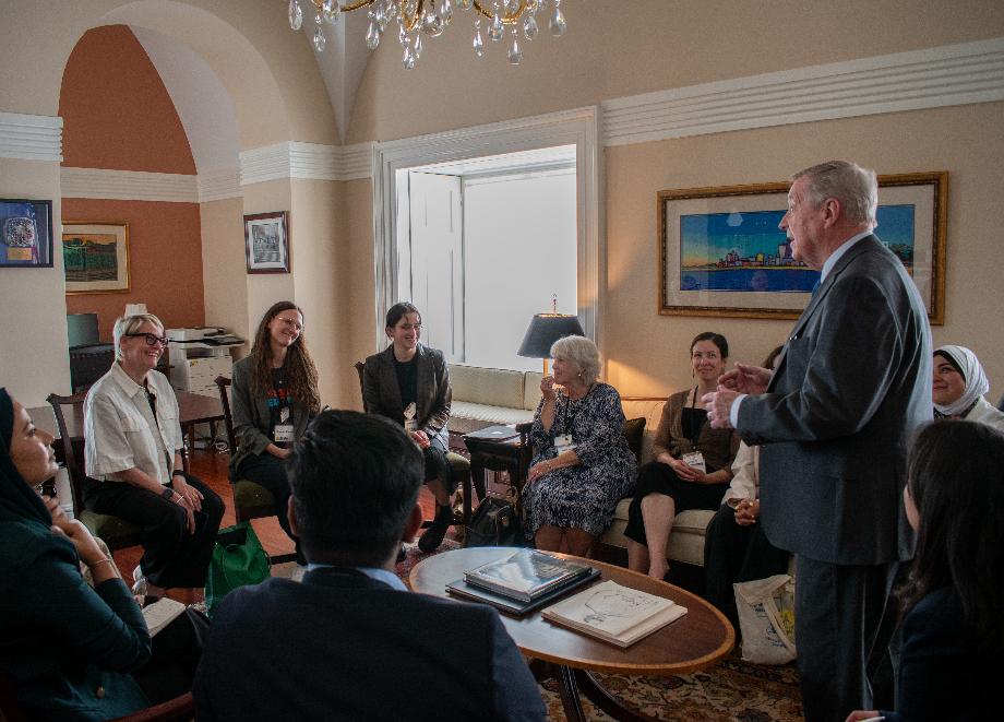 DURBIN MEETS WITH REFUGEE COUNCIL USA’S ILLINOIS MEMBERS