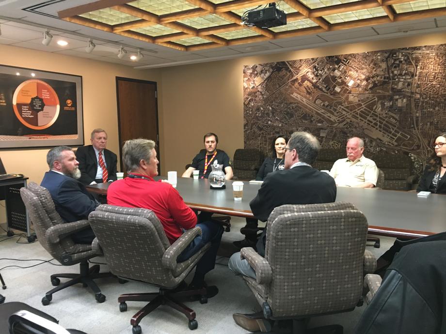 Durbin meets with Federal Workers during Shutdown