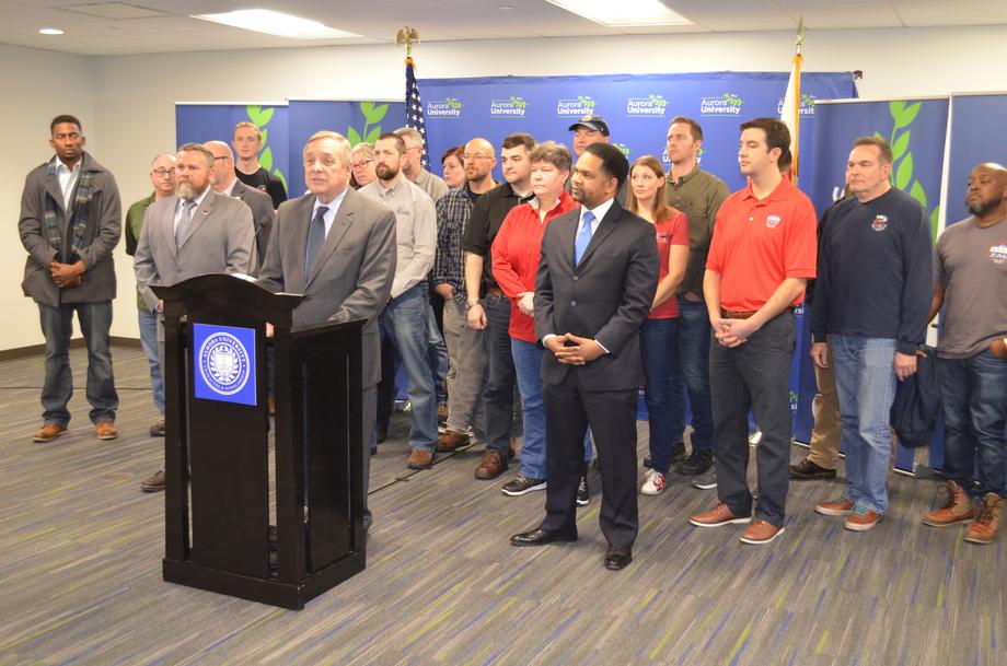 Durbin meets with Federal Workers during Shutdown