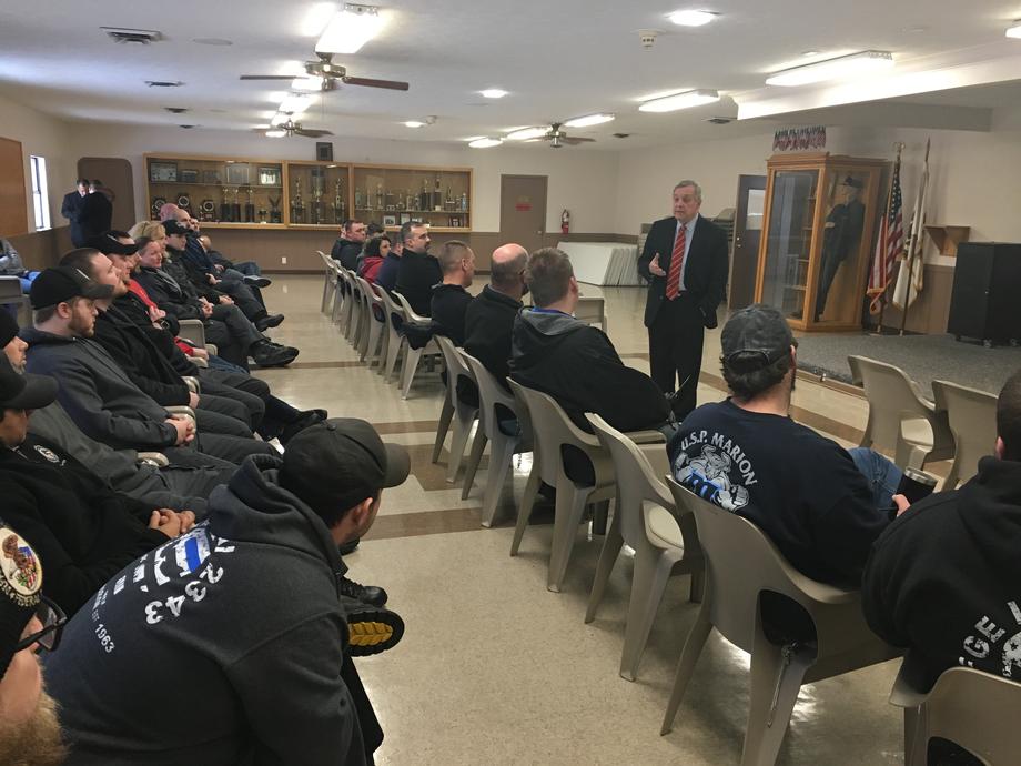 Durbin meets with Federal Workers during Shutdown