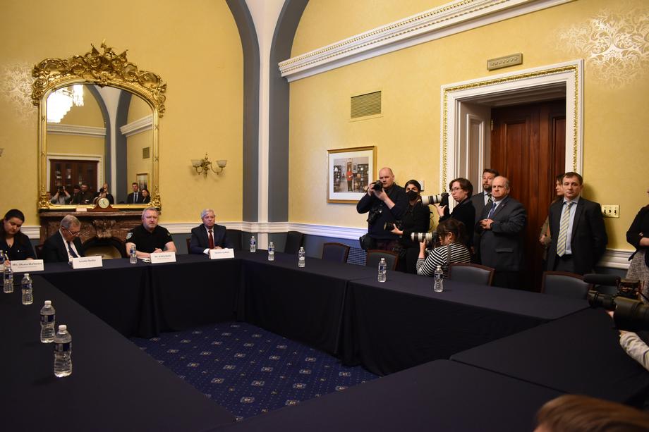 DURBIN, GRAHAM, BIPARTISAN GROUP OF SENATORS MEET WITH UKRAINIAN PROSECUTOR GENERAL